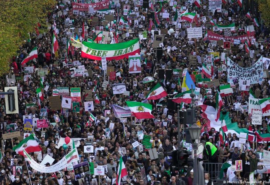 Reuters: Тегеран угрожает конфискацией имущества иранцев, поддерживающих нападения на Иран