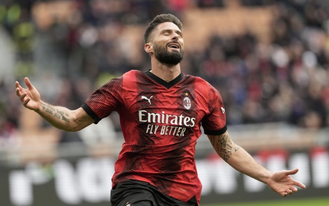 "Милан" обыграл "Интер" в матче чемпионата Италии по футболу