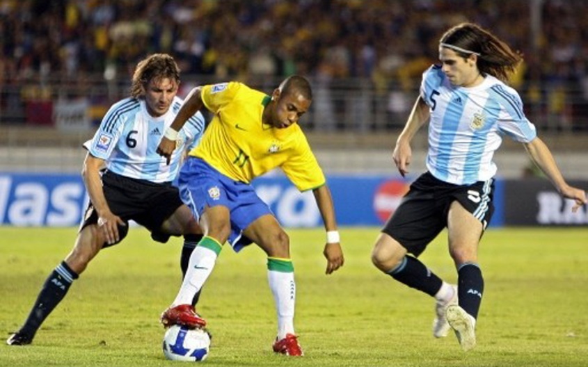 Региональный матч в Бразилии завершился дракой с 23 удалениями