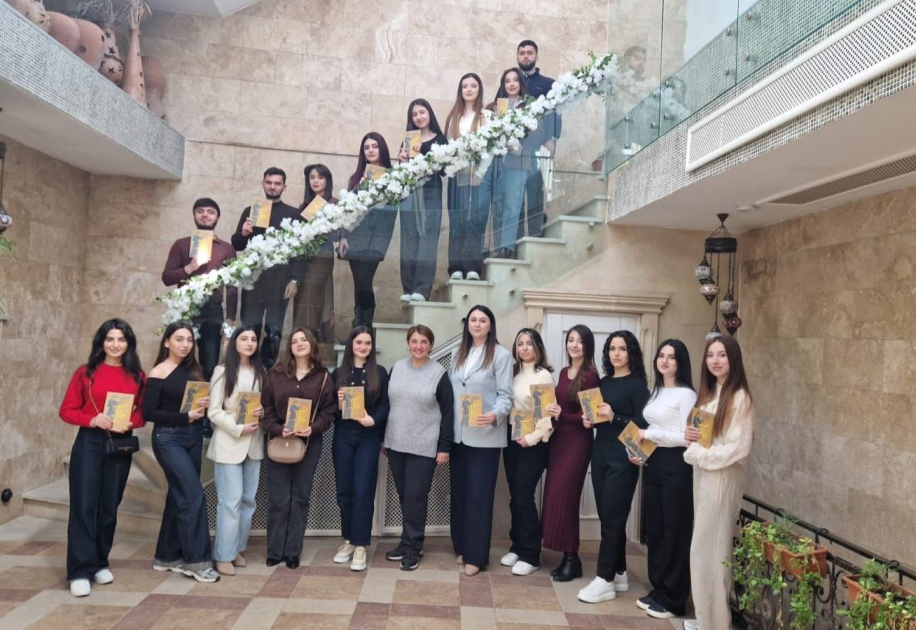 Студенты, проходившие стажировку в Совете прессы, посетили &laquo;Дом литератора&raquo;