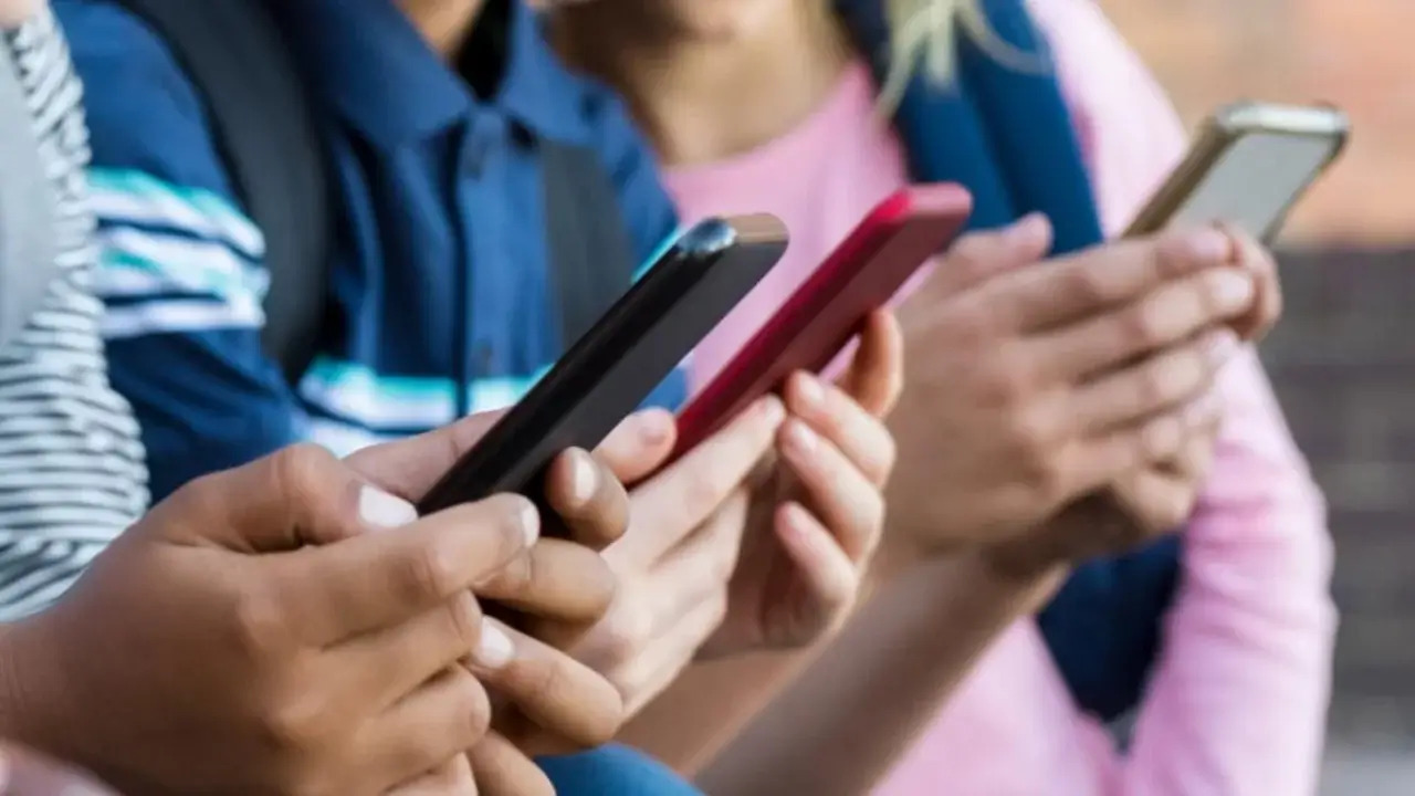 После запрета социальных сетей пятая часть австралийских подростков по-прежнему пользуется ими