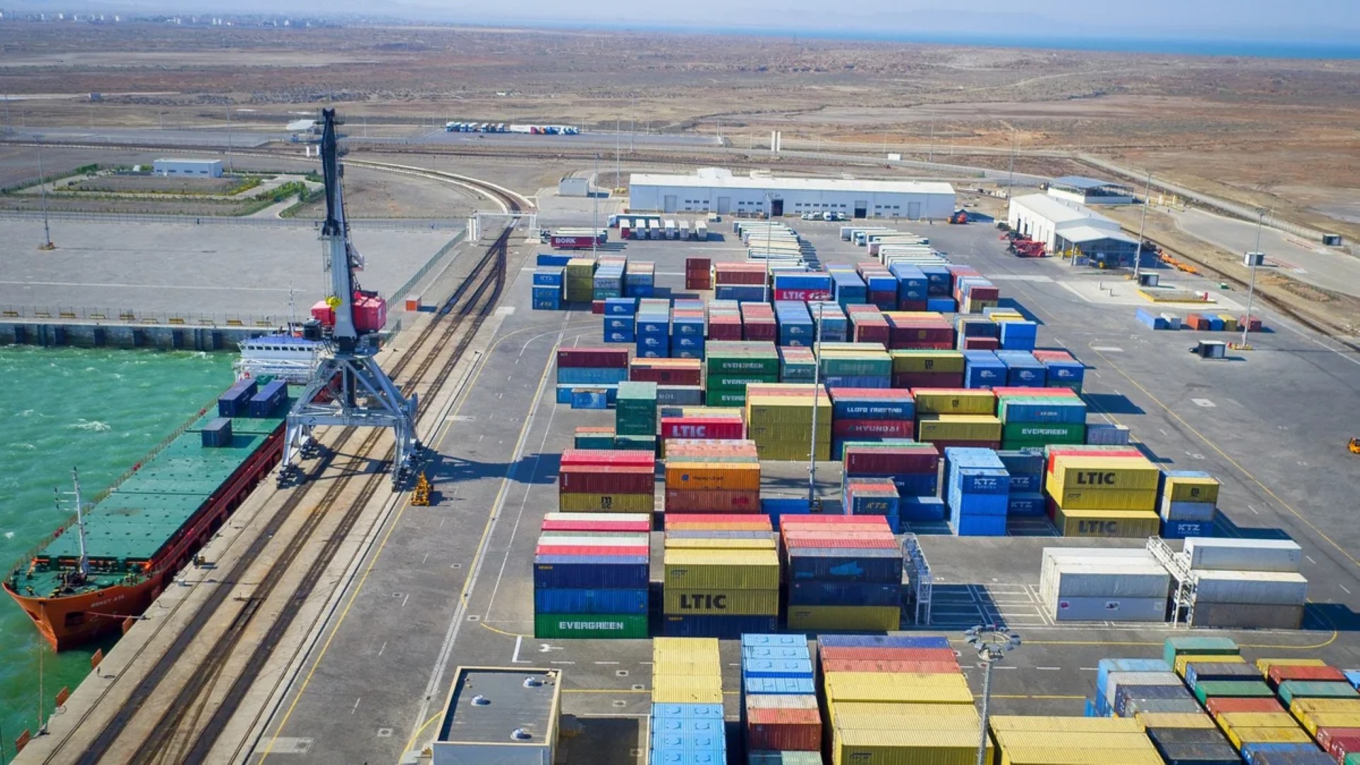 Доходы Бакинского морского порта увеличились на 10% в 2025г