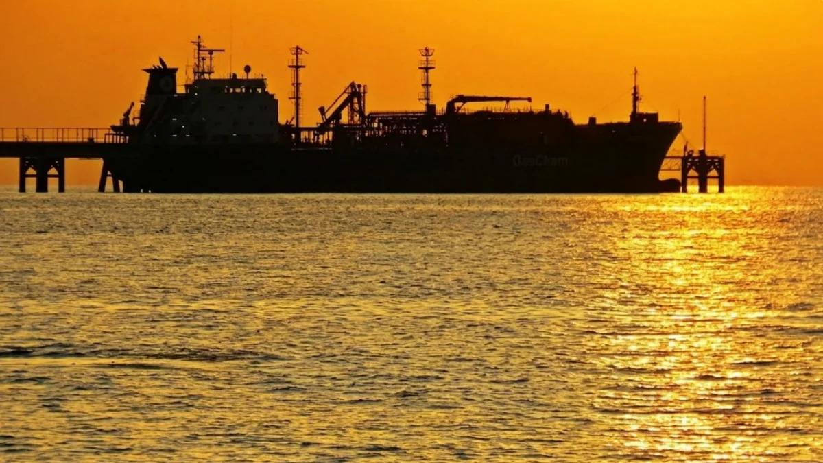 Нефтекомпании потеряли более $15 млрд из-за закрытия Ормузского пролива