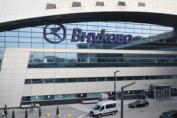 В двух московских аэропортах приостановили полеты