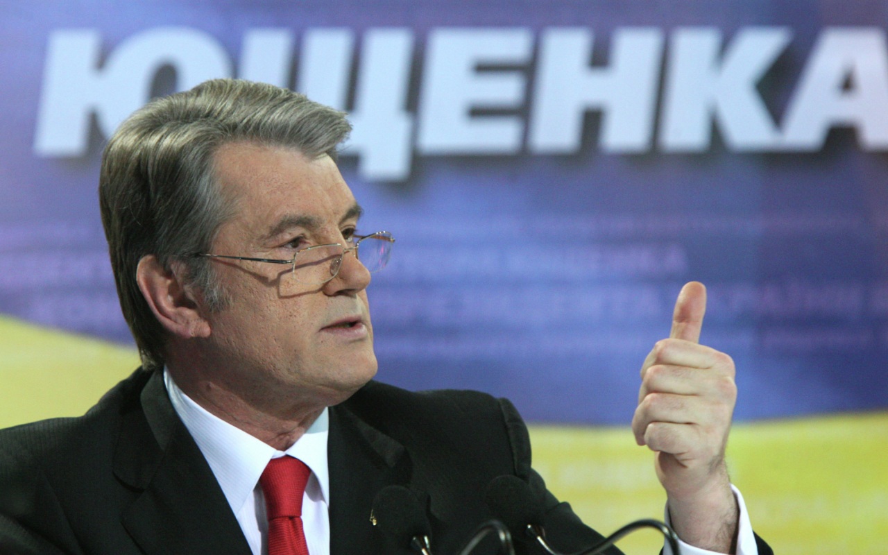 Ющенко призвал Орбана остановиться