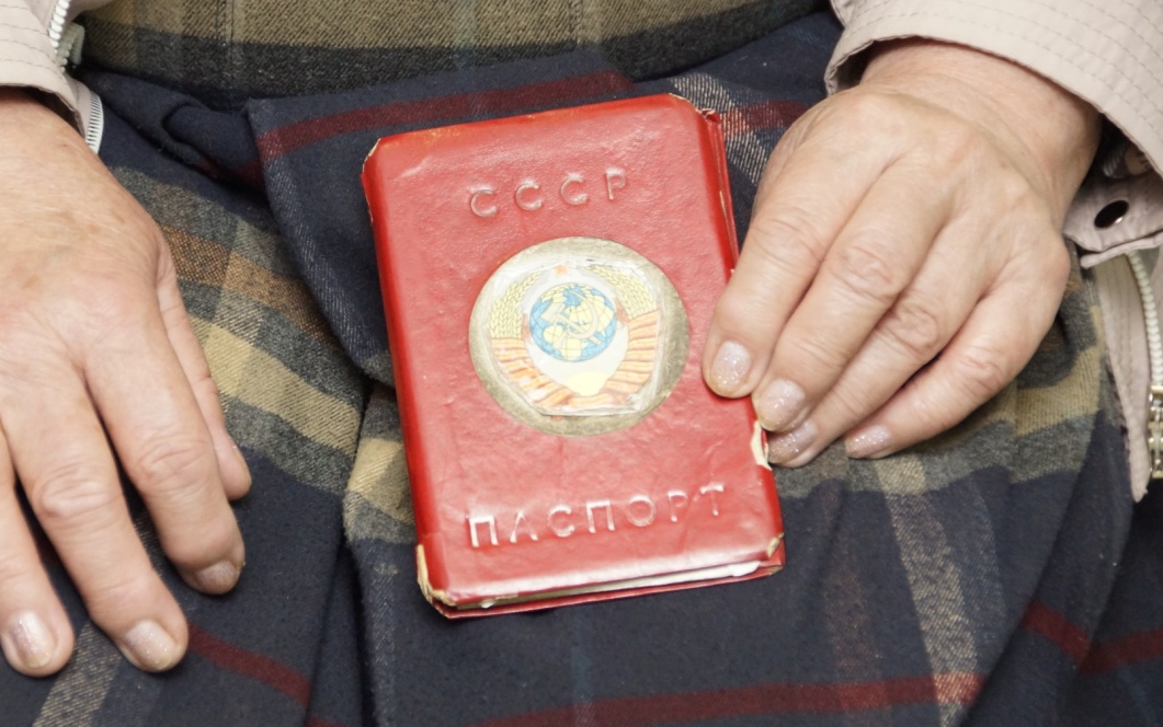 Женщина 35 лет жила в Узбекистане с советским паспортом