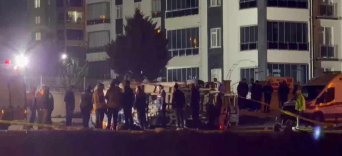 В тяжелом ДТП в Анкаре погибли двое, пострадали 12 человек