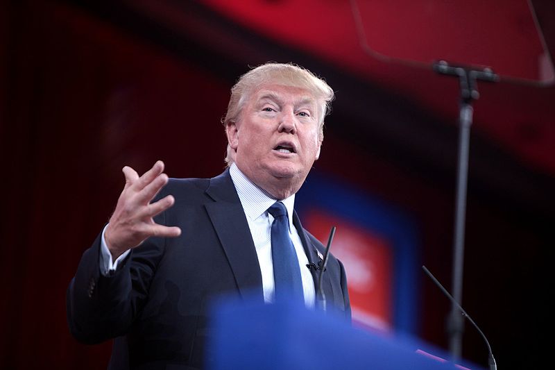 Трамп: США нужно 5 минут, чтобы поразить нефтепроводы на иранском острове Харк