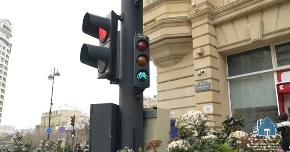 Перед станцией метро &laquo;Низами&raquo; обеспечена безопасность велосипедистов