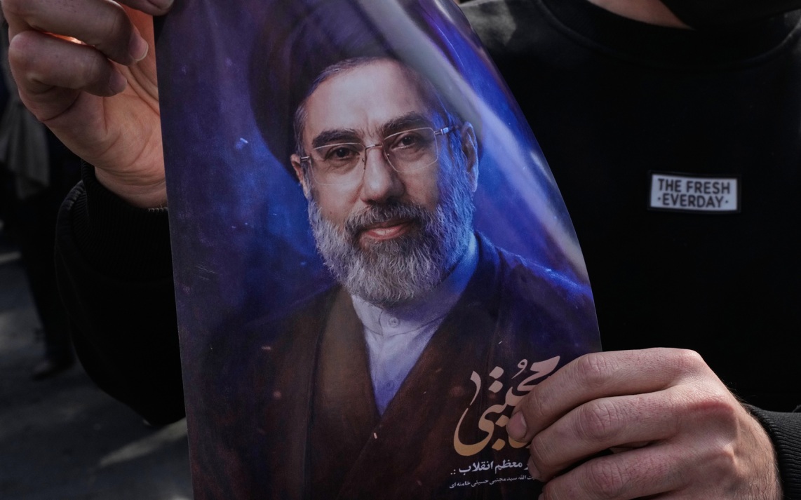 Новый верховный лидер Ирана Моджтаба Хаменеи в порядке