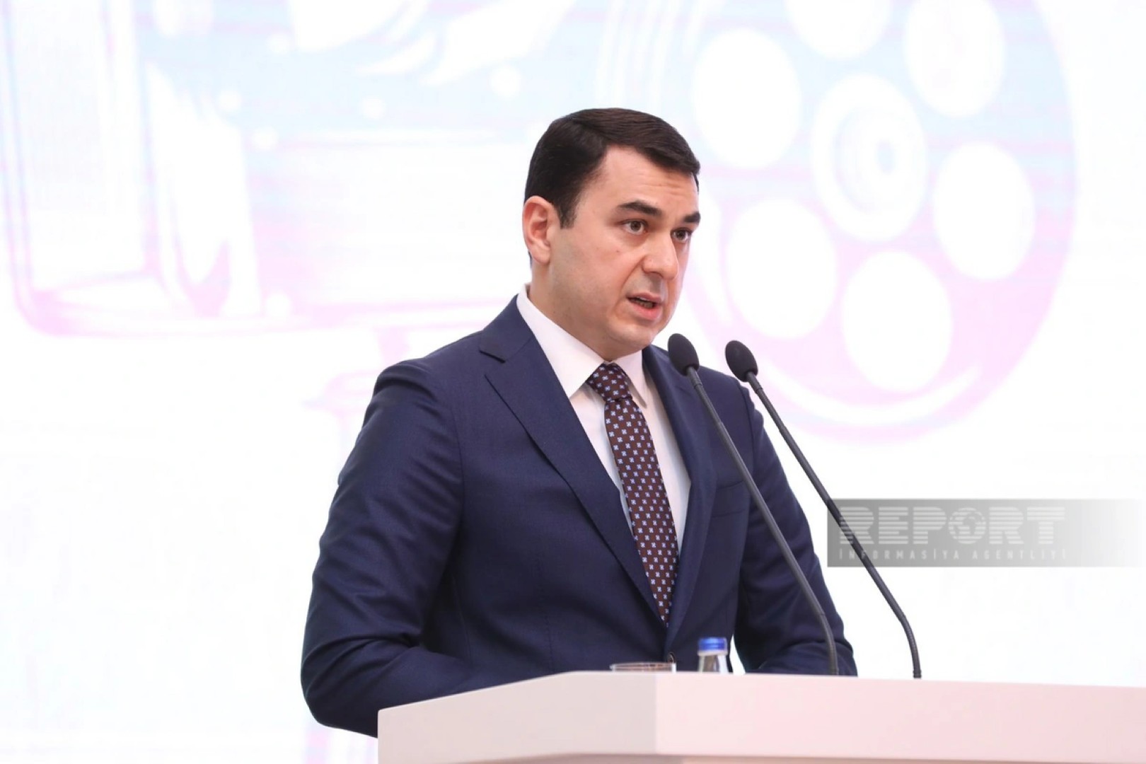 Адиль Керимли: В Азербайджане готовят новые учебники по искусству