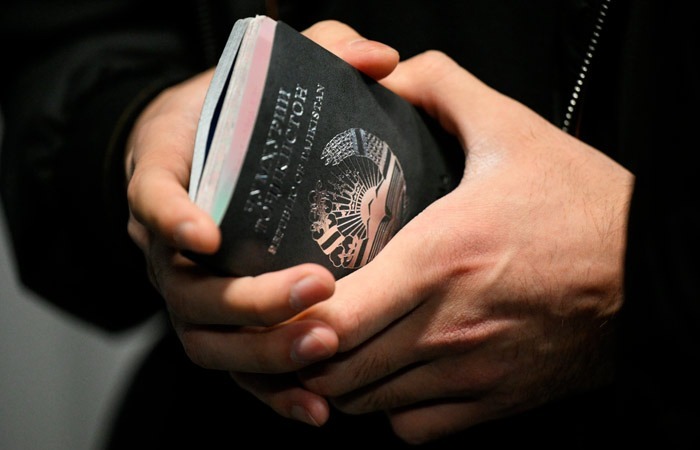 В РФ изменят условия выдачи патентов мигрантам