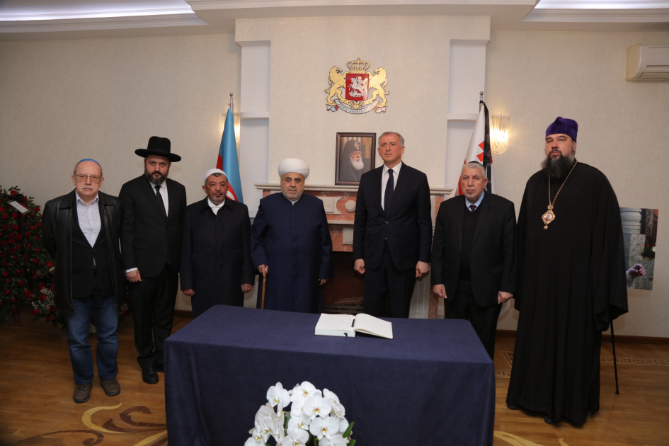 Руководители религиозных конфессий в Азербайджане выразили соболезнования в посольстве Грузии