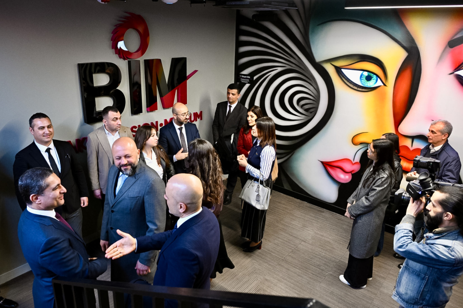 В Баку открылся Музей иллюзий