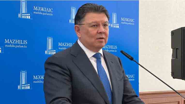 Крушение самолета AZAL: вице-премьер Казахстана призвал Россию сделать выводы