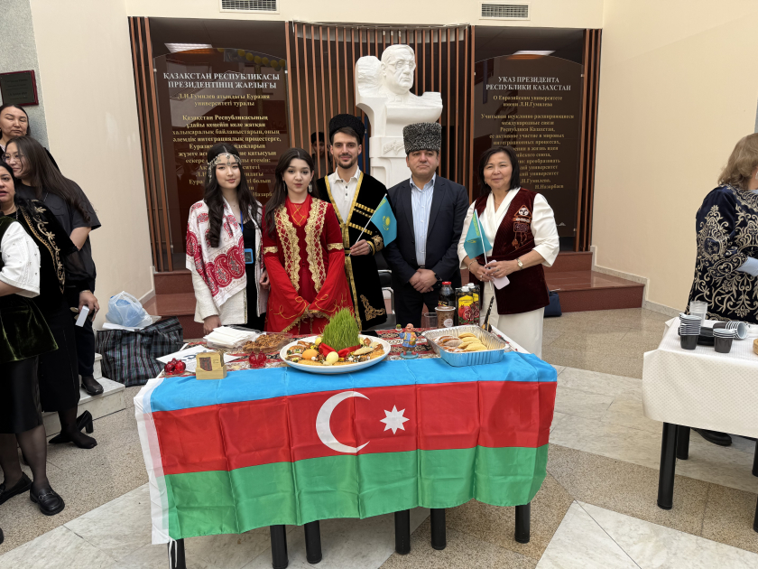 Азербайджанский уголок украсил праздник Новруз в Астане