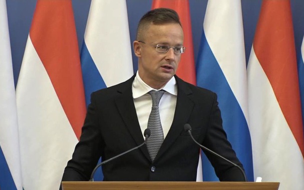 Сийярто: Киев не получит денег от ЕС, пока не запустит "Дружбу"