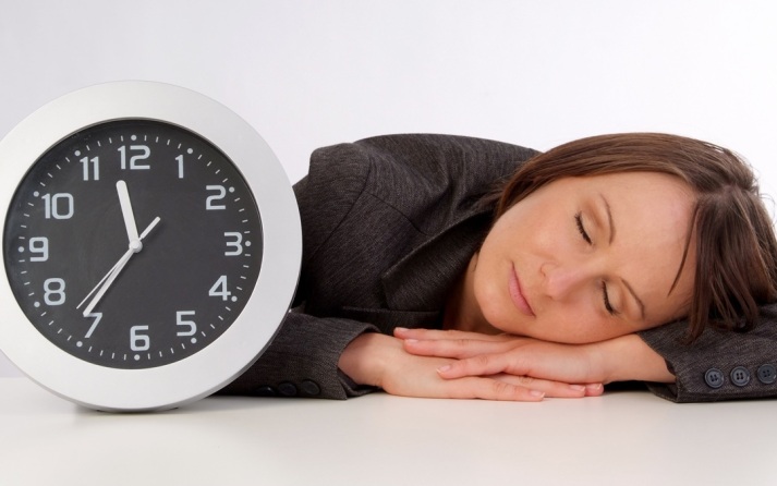 Врач назвала комфортную температуру в спальне для сна