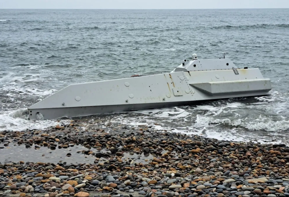 СМИ: К черноморскому побережью Турции прибило безэкипажный катер