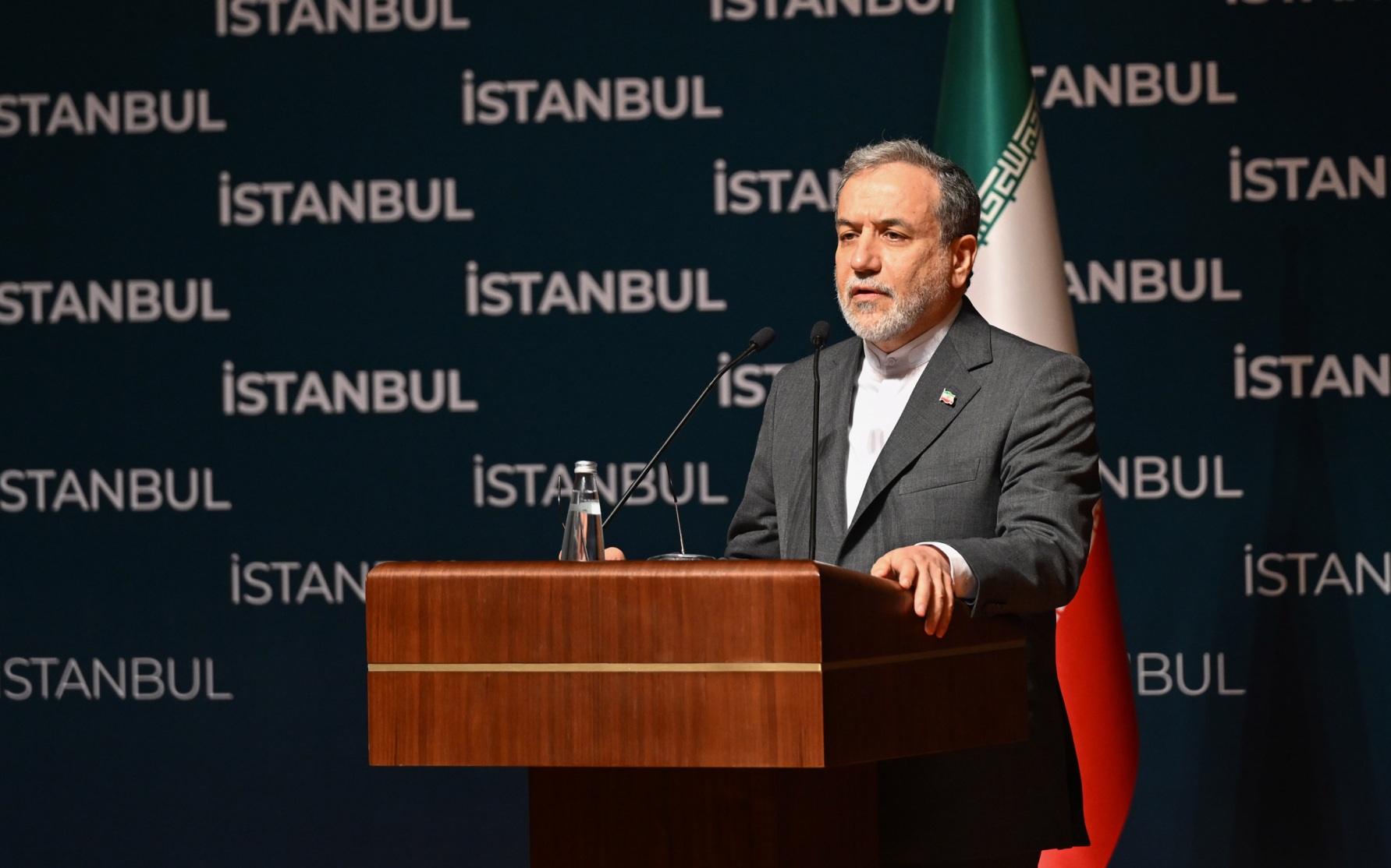 Аракчи: Тегеран не пойдет на прекращение огня с Вашингтоном и Тель-Авивом