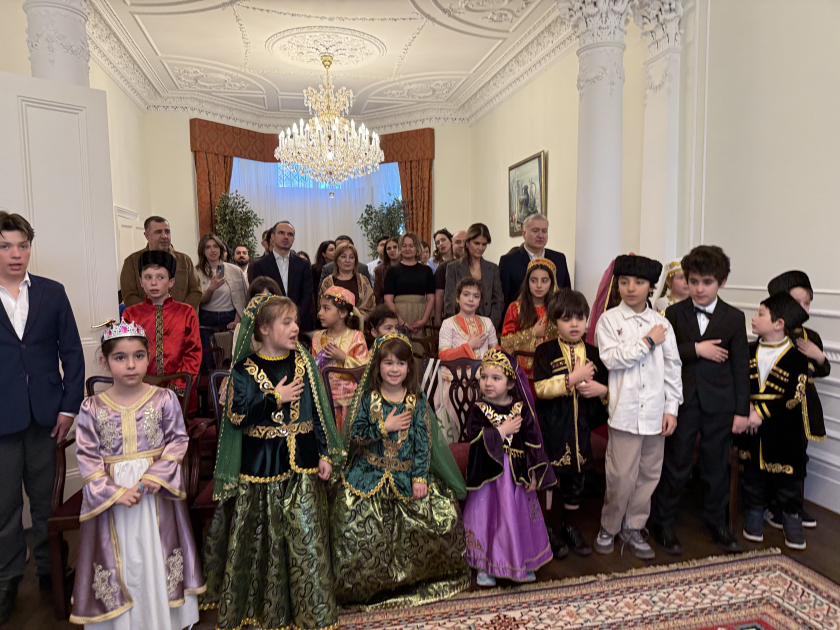 Учащиеся азербайджанской школы в Лондоне отметили Новруз байрамы