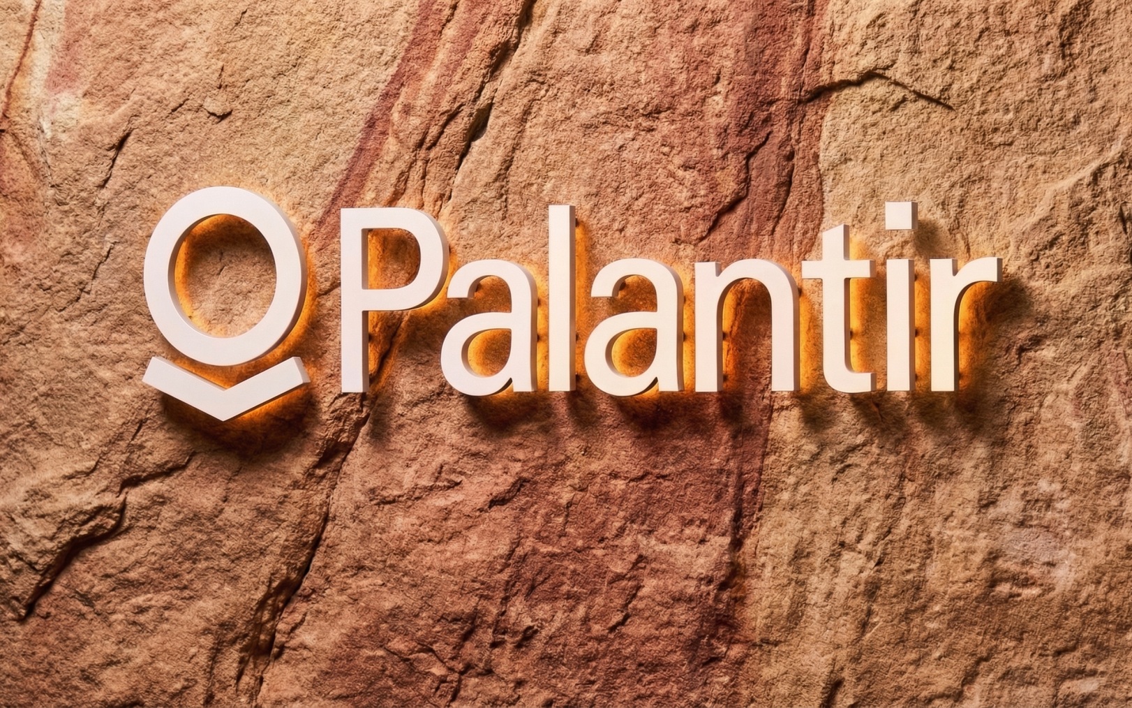 Пентагон сделает ИИ Maven от компании Palantir основной системой для армии США