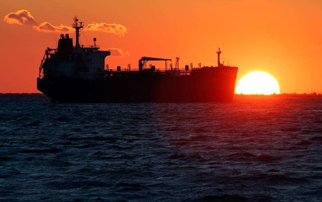 Разблокировку 140 млн баррелей иранской нефти назвали невозможной