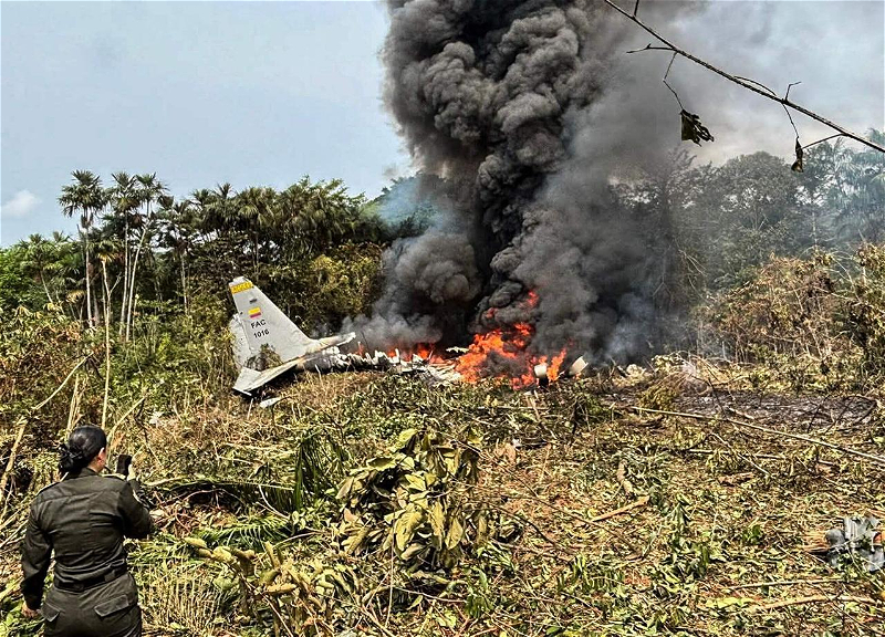 Число жертв крушения военного самолета в Колумбии выросло до 66