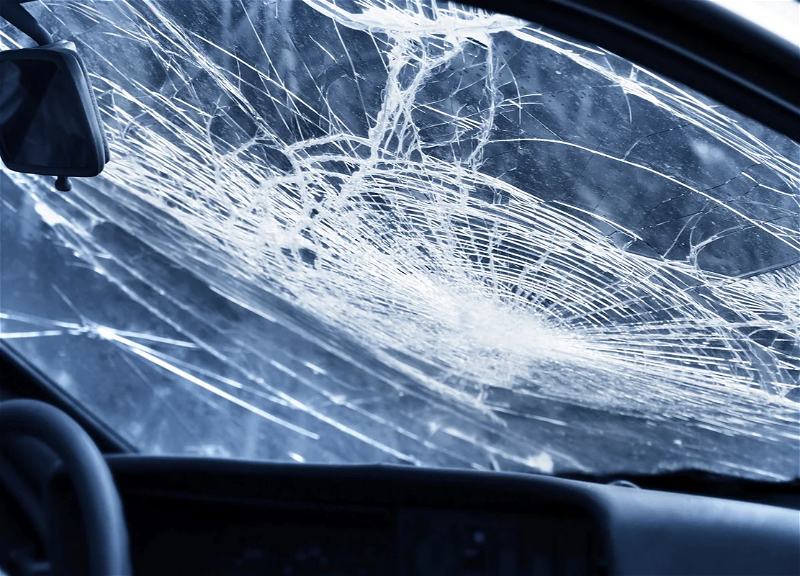 В Мингячевире столкнулись два автомобиля, есть пострадавшие