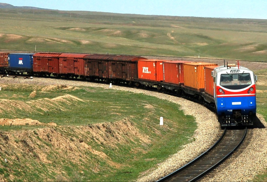 Казахстан и Китай развивают контейнерные сервисы по ТМТМ