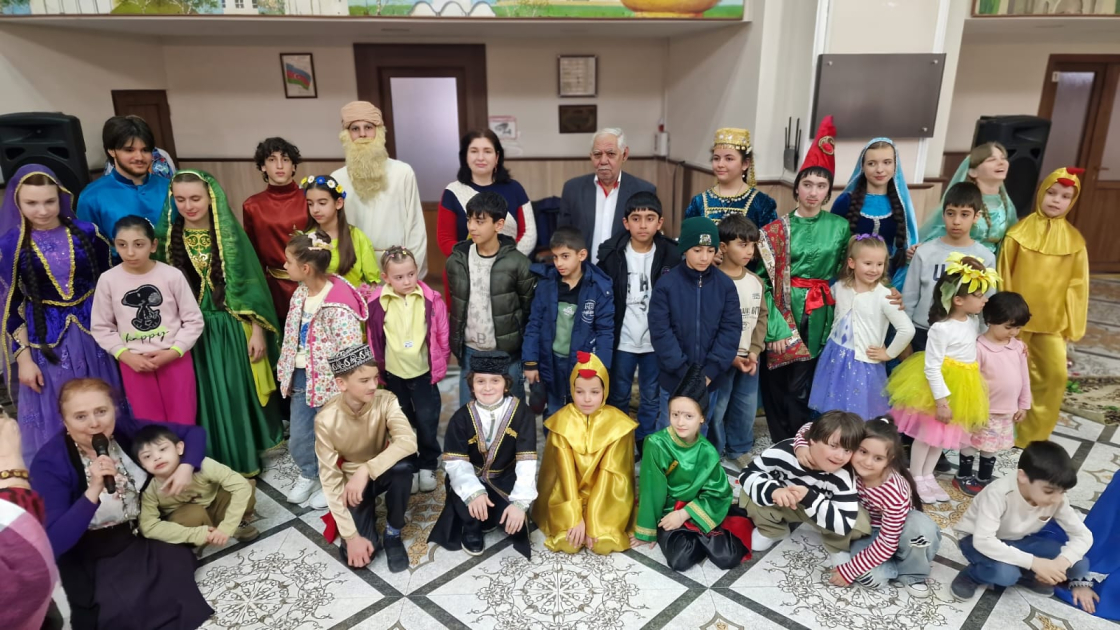 Детский театр-студия &laquo;Гюнай&raquo; подарил юным зрителям праздник на Новруз