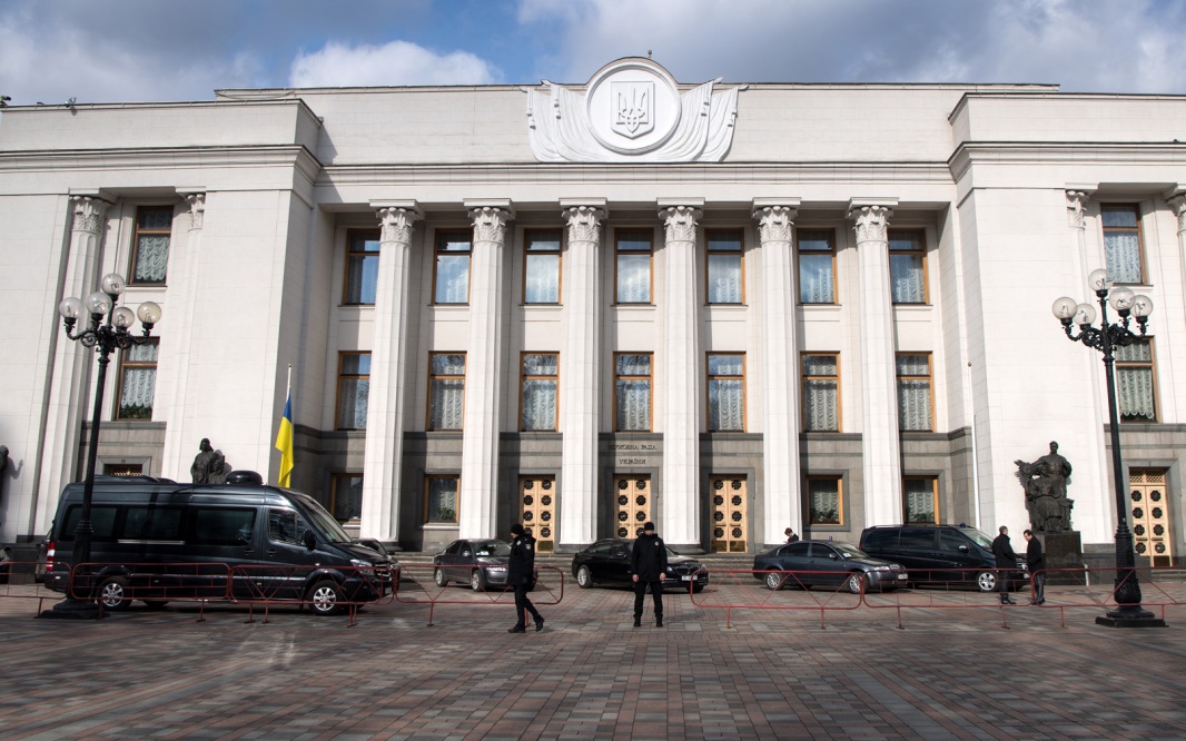 Почти 60 депутатов Рады отказались выходить на работу 25 марта из-за угроз