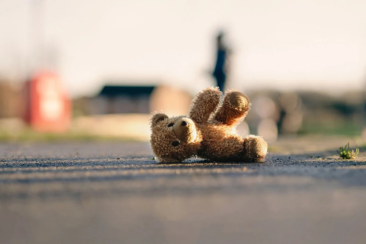 Женщина похитила ребенка, чтобы заставить его извиниться перед сыном