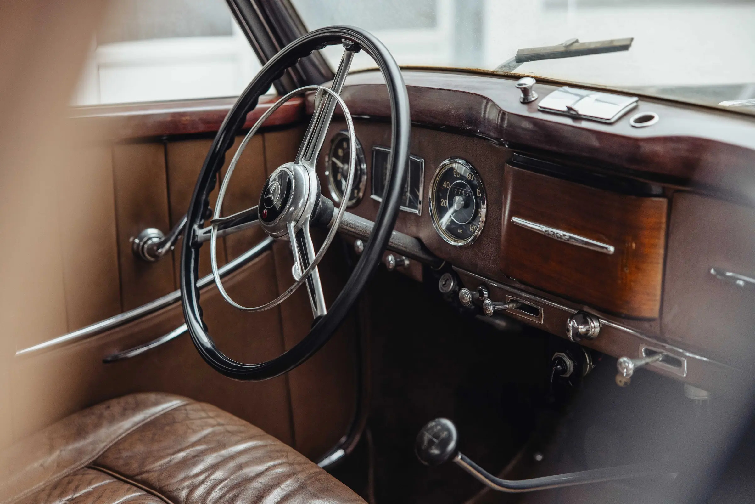 Азербайджан освободил ввоз раритетных автомобилей от НДС, акциза и таможенной пошлины