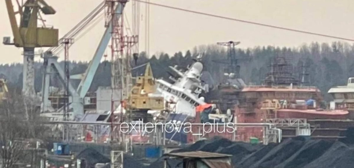 Украина заявила об ударе по российскому ледоколу