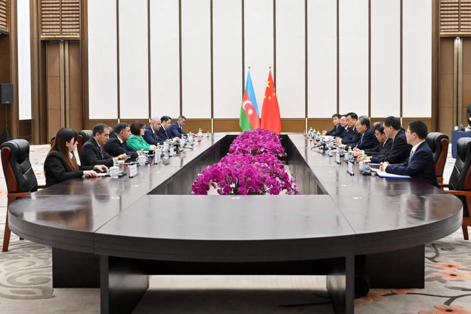 Обсуждено развитие межпарламентских отношений между Азербайджаном и Китаем