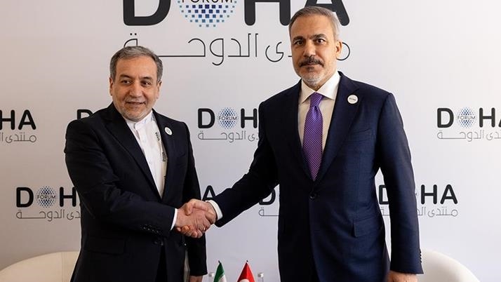 Глава МИД Турции провел телефонный разговор с иранским коллегой