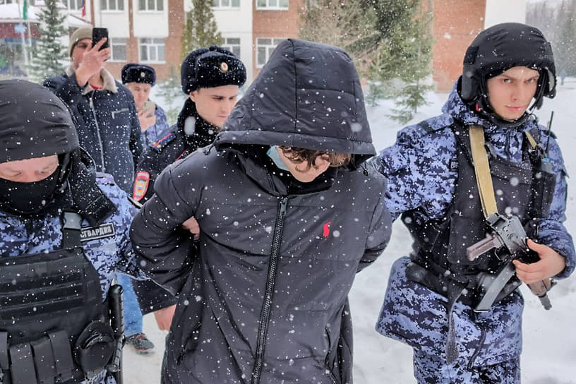 В российском городе школьник выстрелил в одноклассницу из арбалета