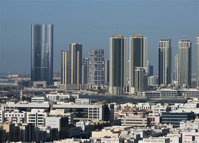 В Абу-Даби заявили о гибели двух человек при падении обломков ракеты