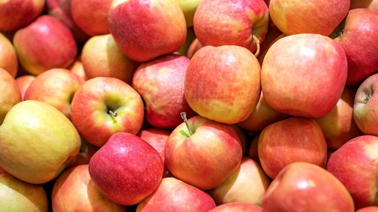Азербайджан увеличил доходы от экспорта яблок почти на 30%