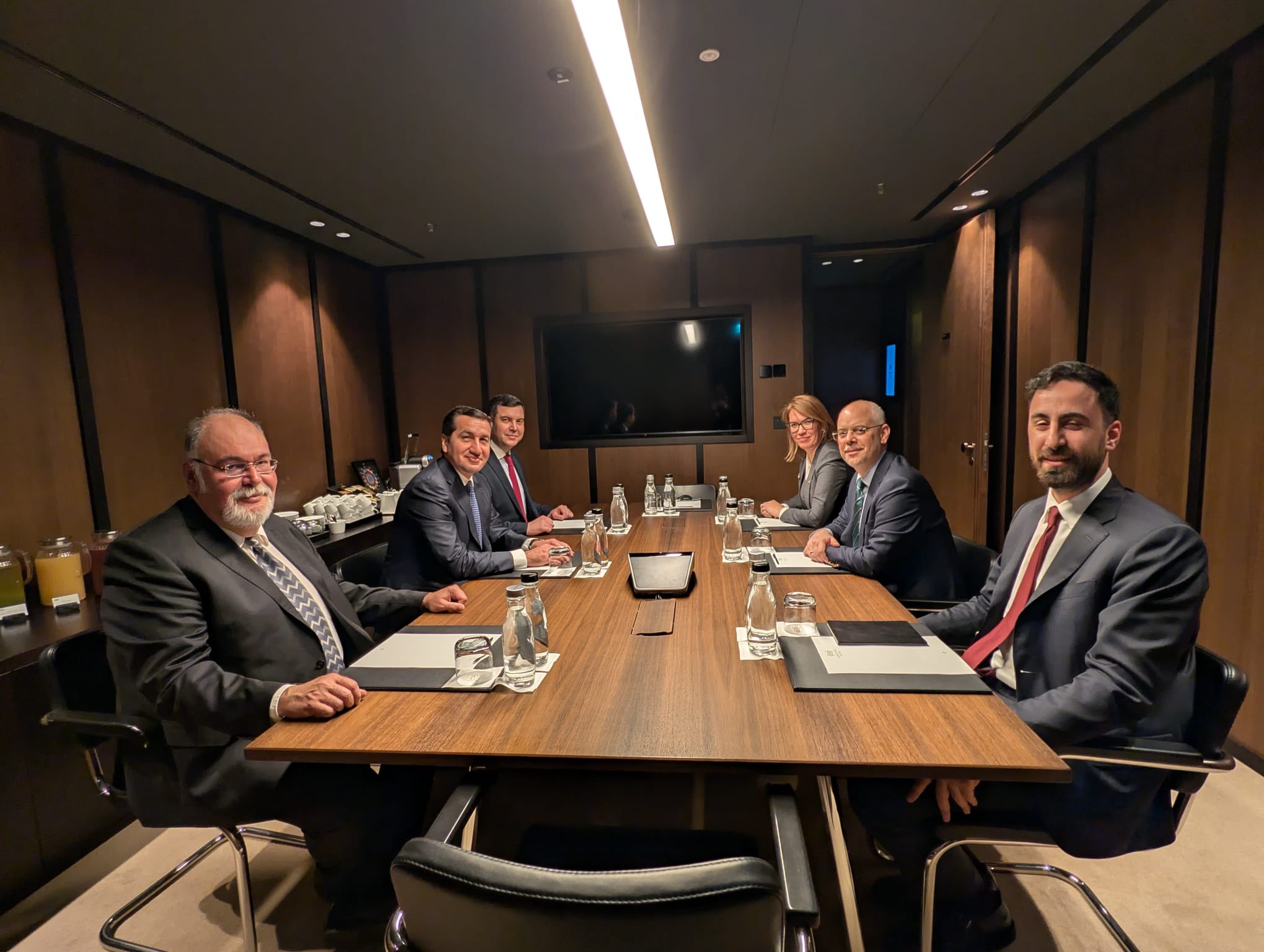 Хикмет Гаджиев встретился в Будапеште с главным советником Президента Турции