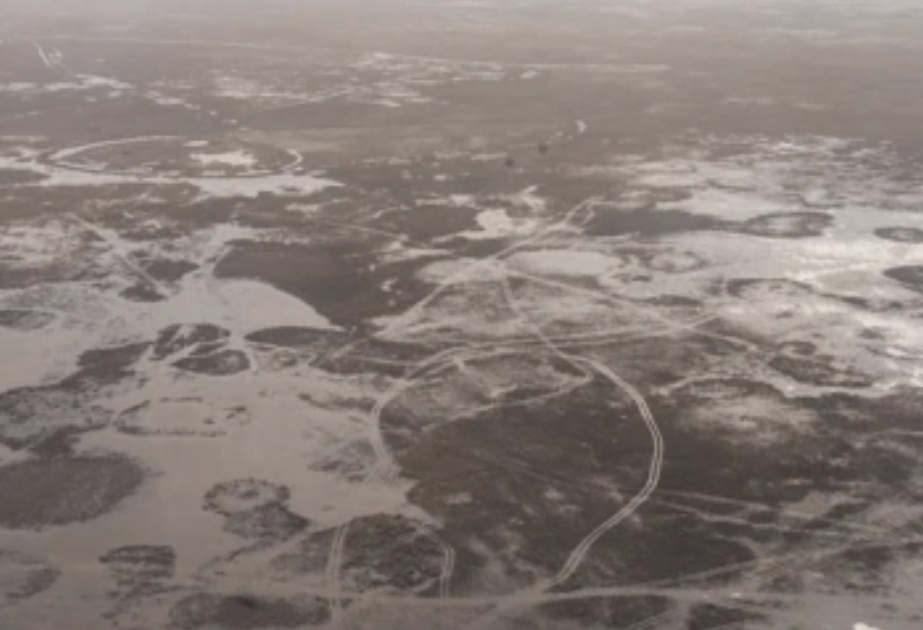 Обмеление Каспия вызывает пыльные бури в казахстанском Атырау