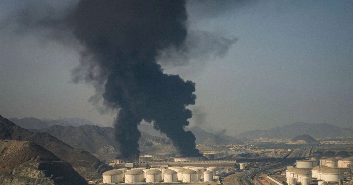 Иран атаковал промзону Халифа в Абу-Даби: есть пострадавшие