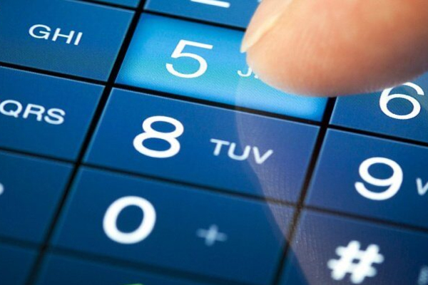 Европейцам посоветовали брать в Китай одноразовые телефоны