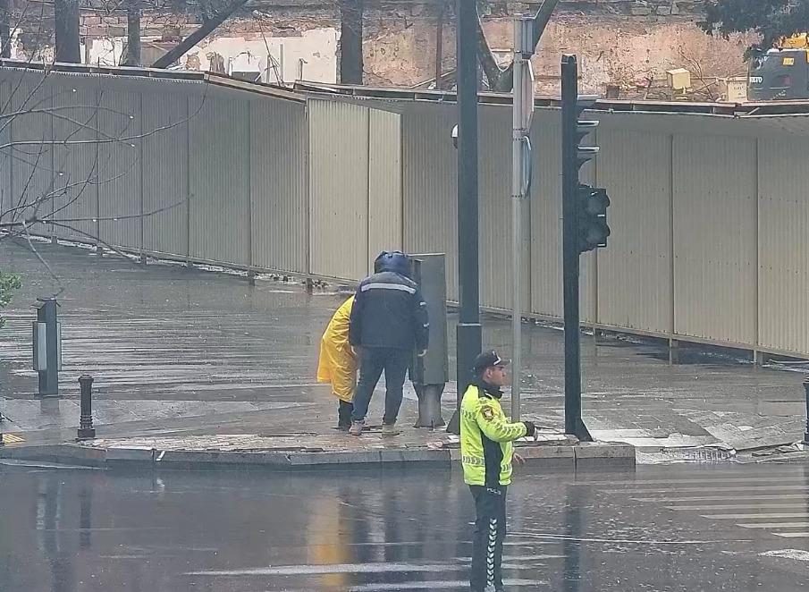 ЦИУТ: Светофоры в Баку находятся под непрерывным контролем из‑за дождей