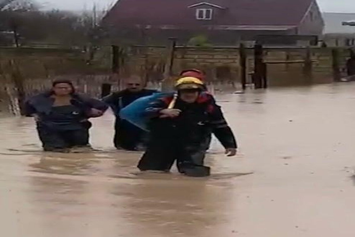 МЧС эвакуировало из подтопленных территорий 84 человек