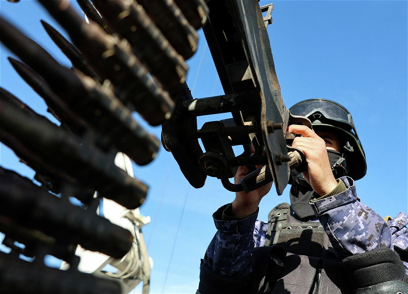 Хуситы пригрозили перекрыть Баб-эль-Мандебский пролив и довести цены на нефть до $200