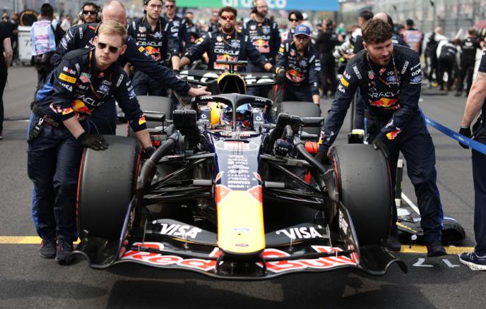 Гран-при Японии "Формулы-1" был отложен на 10 минут из-за ремонтных работ