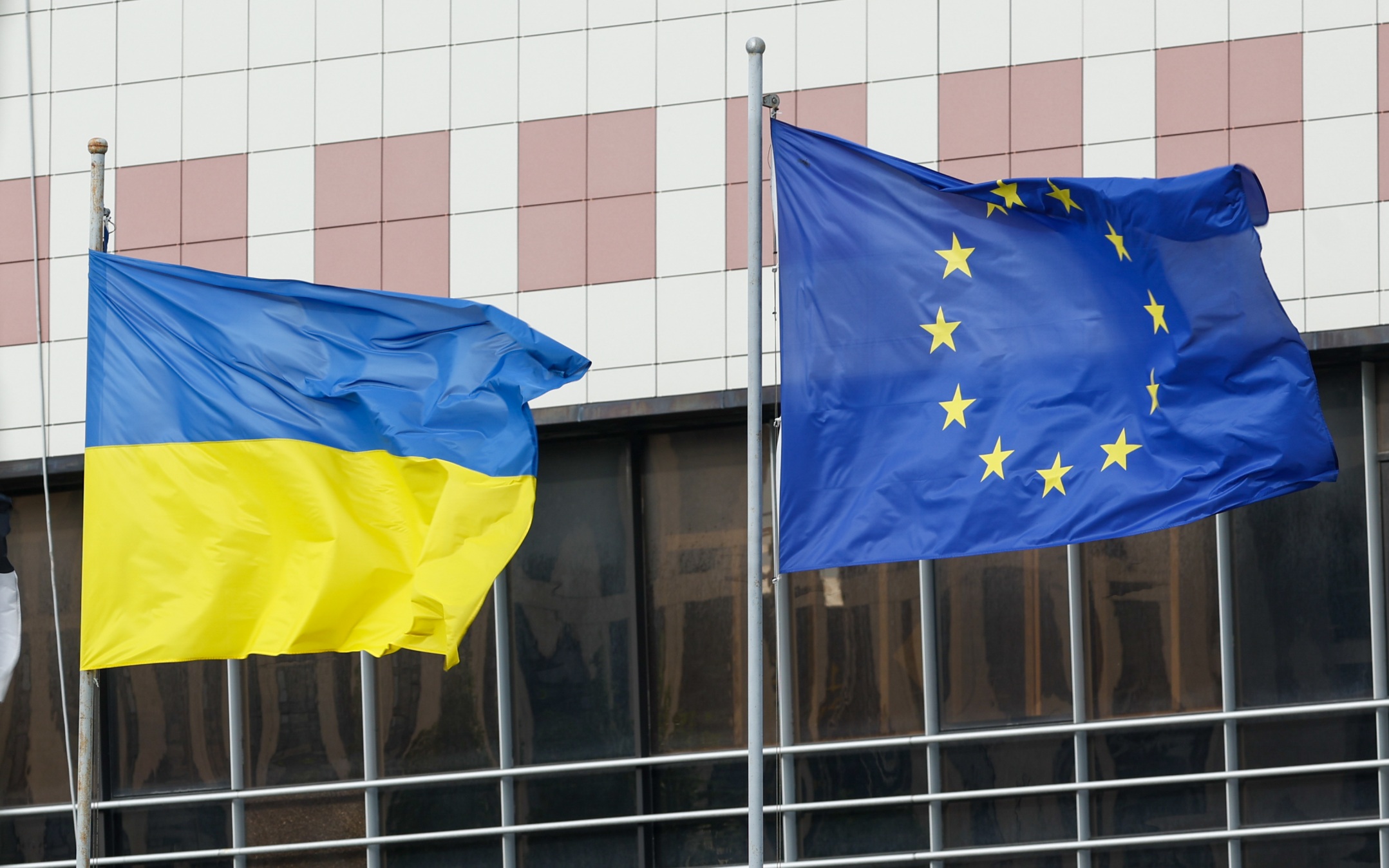 Евросоюз не горит желанием принимать бедные и приносящие убыток страны