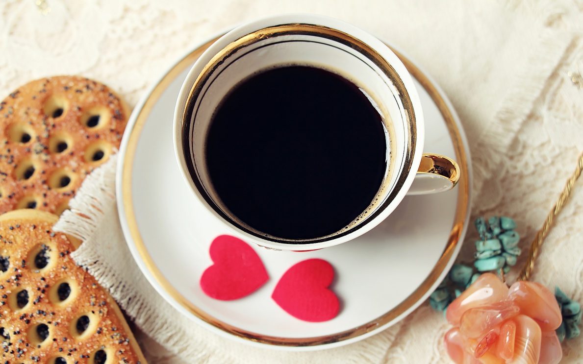 Хирург назвал напитки, которыми нельзя запивать лекарства